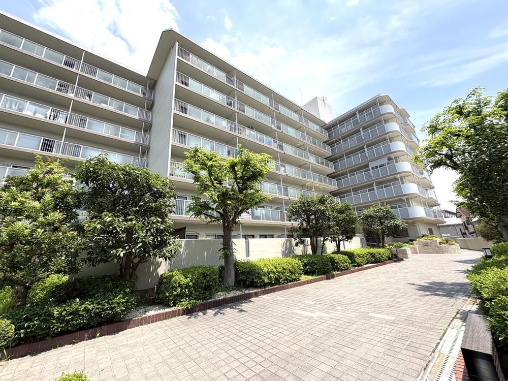 3LDK apartment in Toyonaka, Osaka - Photo 1