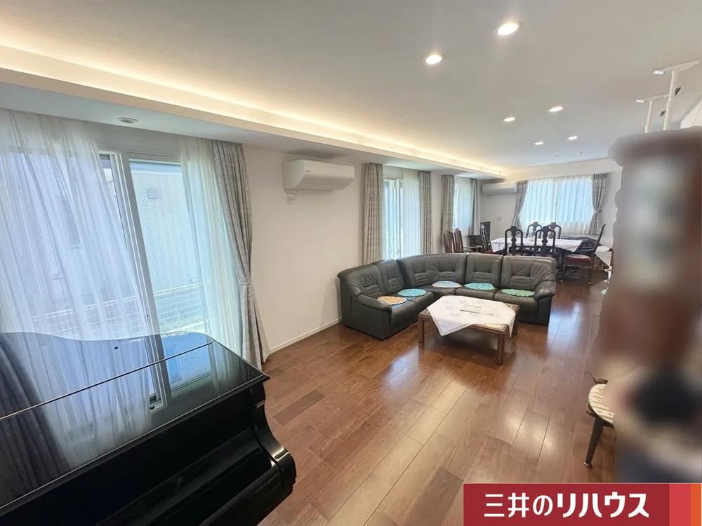 5LDK house in Ashiya, Hyogo - Photo 1