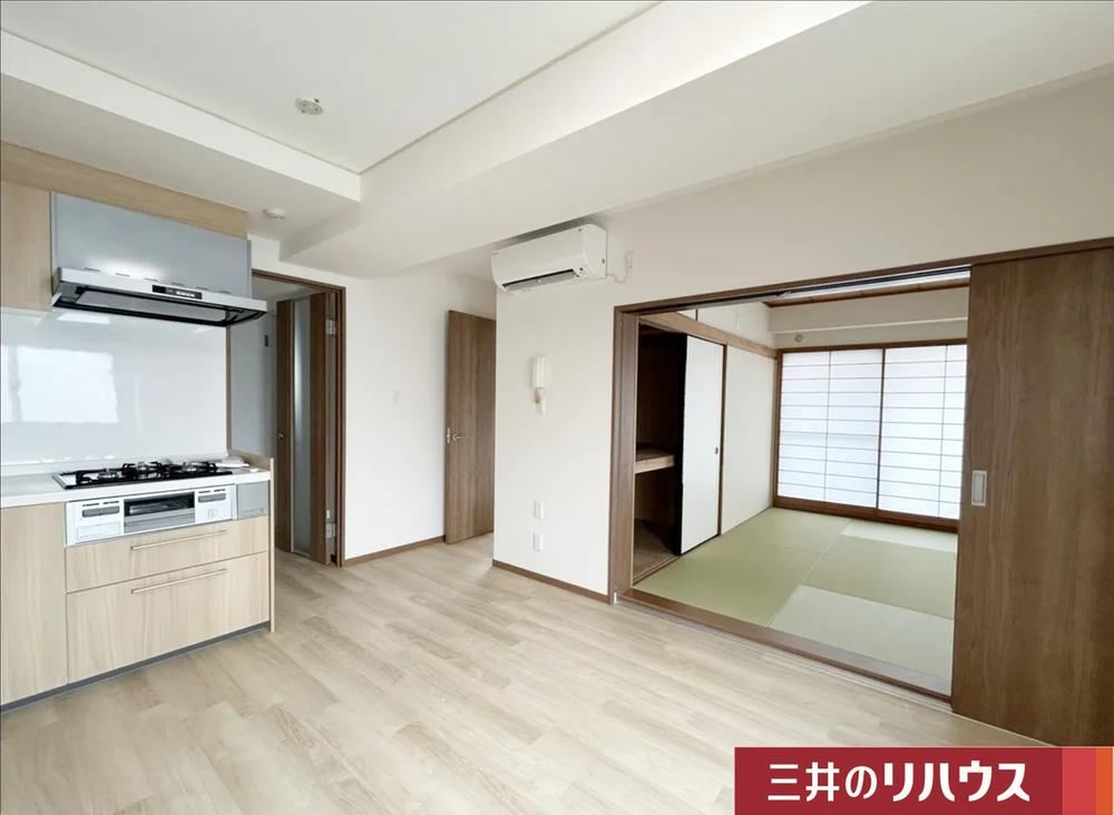 2DK apartment in Arakawa Ward, Tokyo - Photo 1