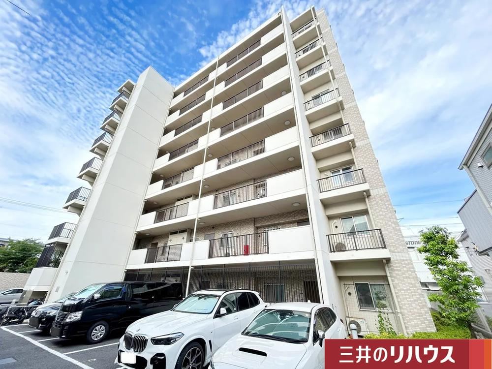 3LDK apartment in Katsushika Ward, Tokyo - Photo 1
