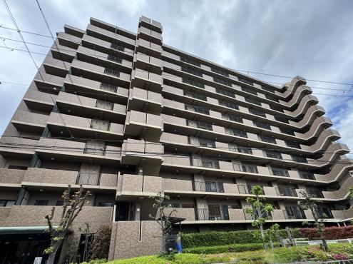4LDK apartment in Nishiyodogawa Ward, Osaka - Photo 1