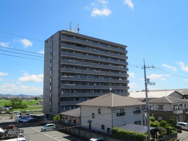 3LDK apartment in Minami Ward, Okayama - Photo 1