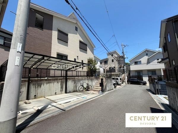 2LDK+S house in Toyonaka, Osaka - Photo 1