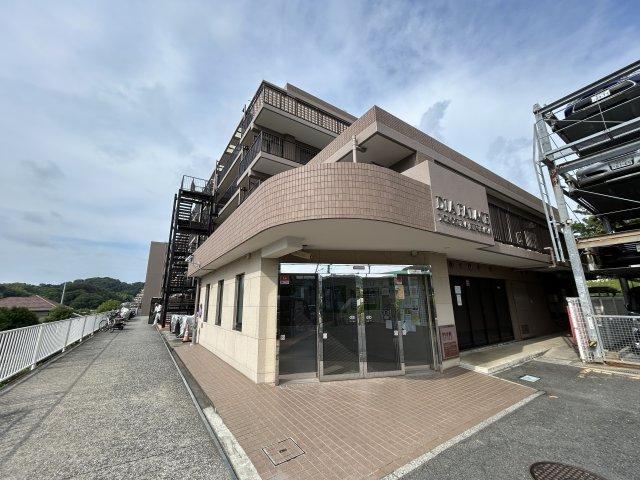 3LDK apartment in Yokosuka, Kanagawa - Photo 1