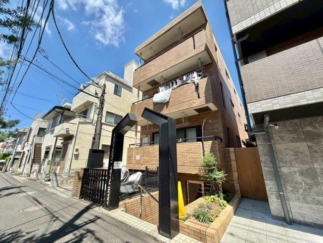1LDK apartment in Setagaya Ward, Tokyo - Photo 1