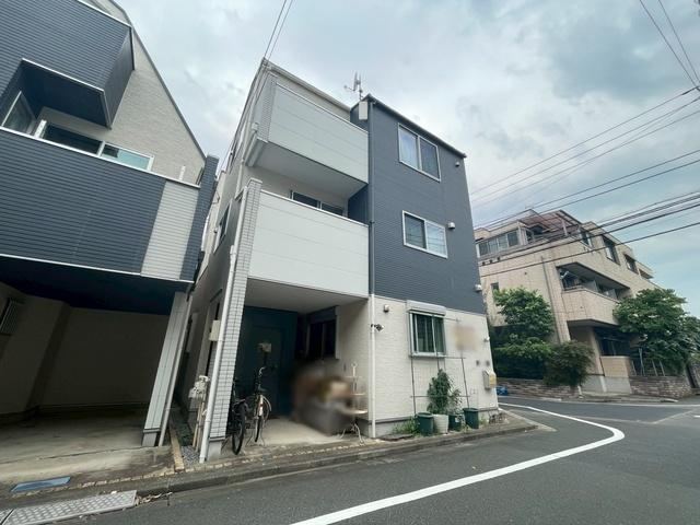 4LDK house in Nakano Ward, Tokyo - Photo 1