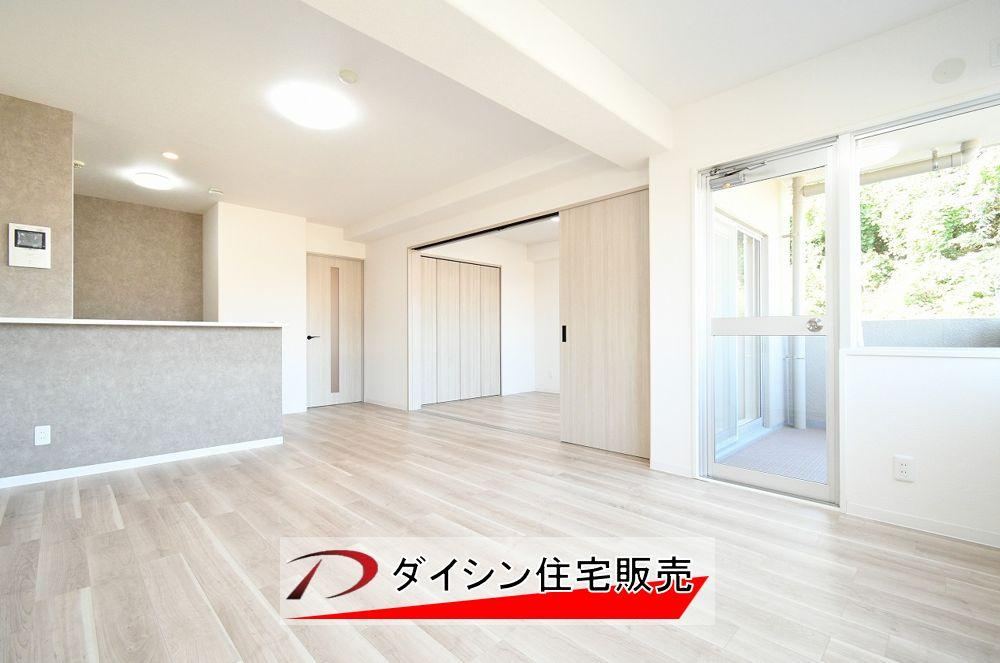 2LDK+S apartment in Naka Ward, Hiroshima - Photo 1