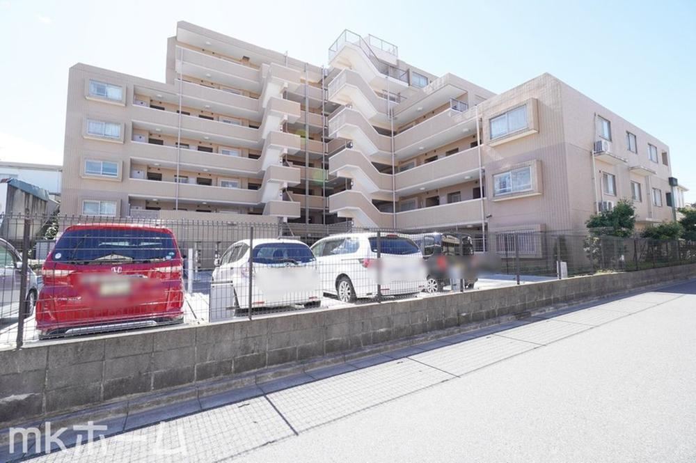 4LDK apartment in Funabashi, Chiba - Photo 1