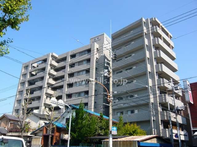 4LDK apartment in Itami, Hyogo - Photo 1