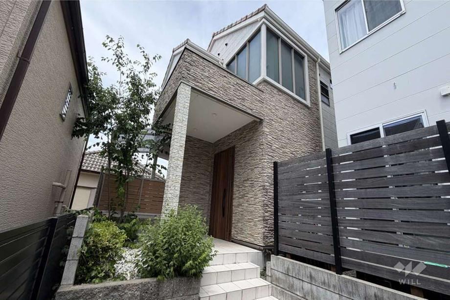 4LDK house in Toyonaka, Osaka - Photo 1