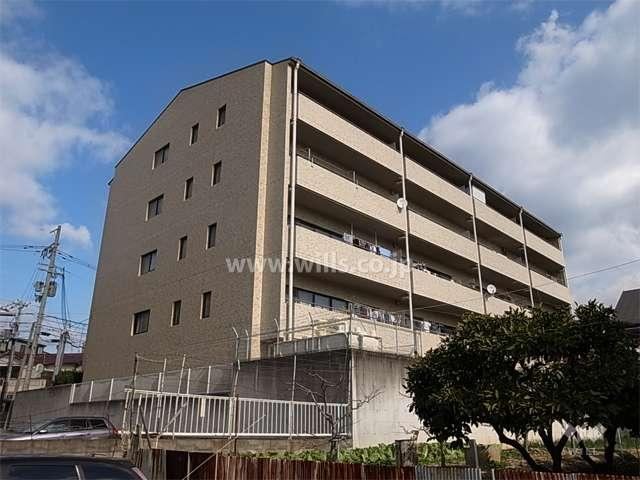 2LDK+S apartment in Toyonaka, Osaka - Photo 1