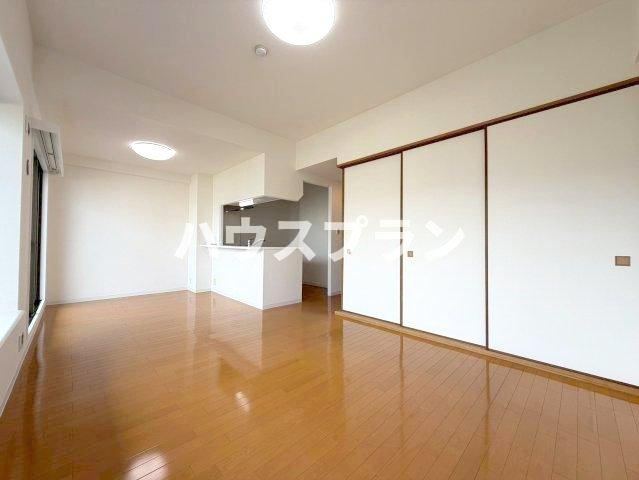 3LDK apartment in Neyagawa, Osaka - Photo 1