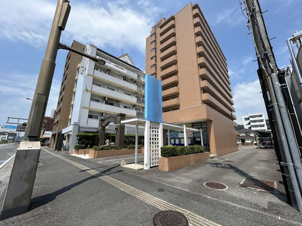 3LDK apartment in Matsuyama, Ehime - Photo 1