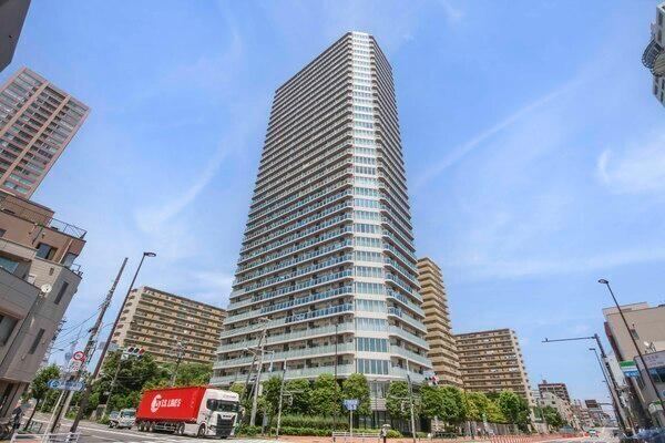 2LDK apartment in Koto Ward, Tokyo - Photo 1