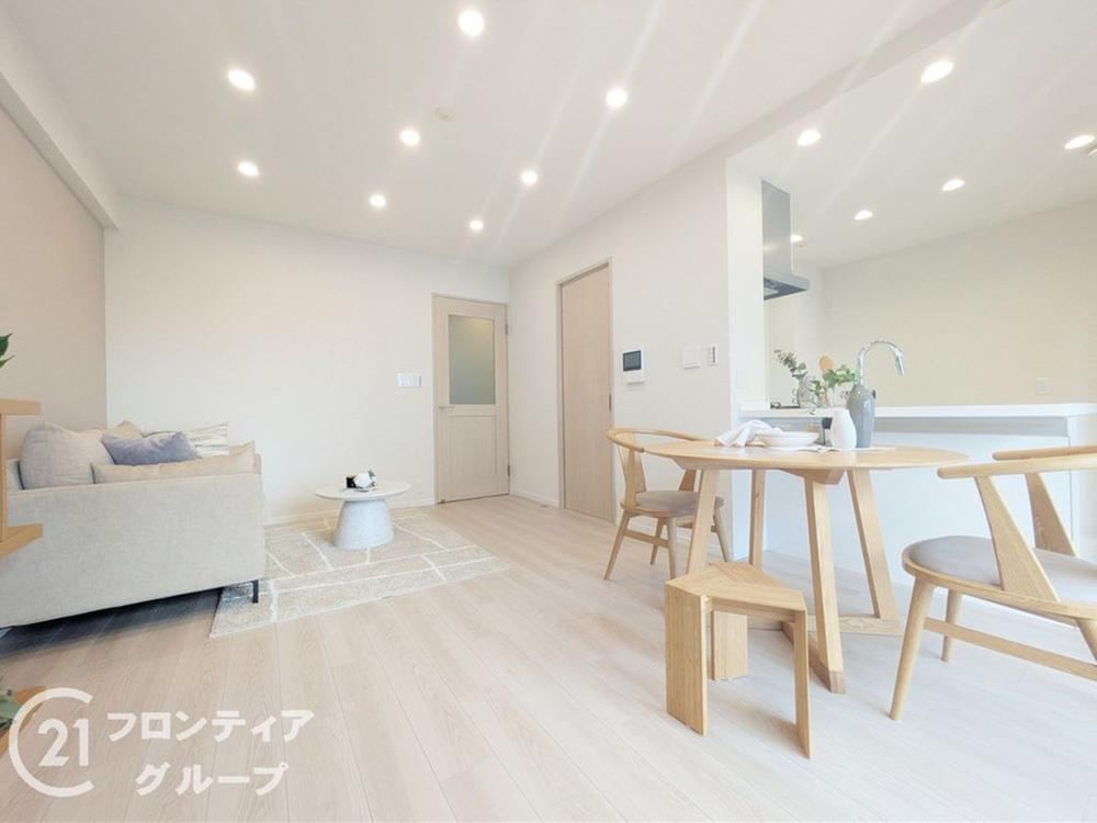 1LDK+S apartment in Chuo Ward, Kobe, Hyogo - Photo 1