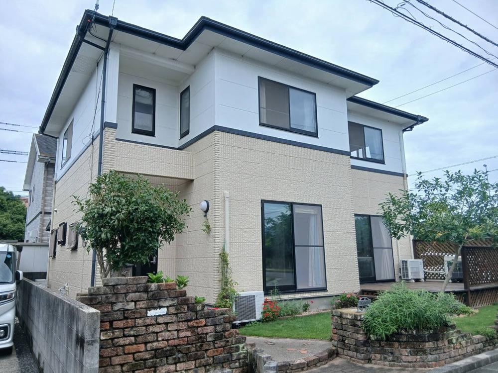 6LDK house in Matsuyama, Ehime - Photo 1