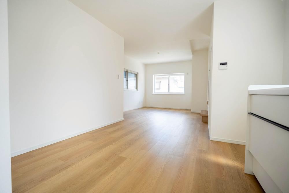 4LDK house in Daito, Osaka - Photo 1