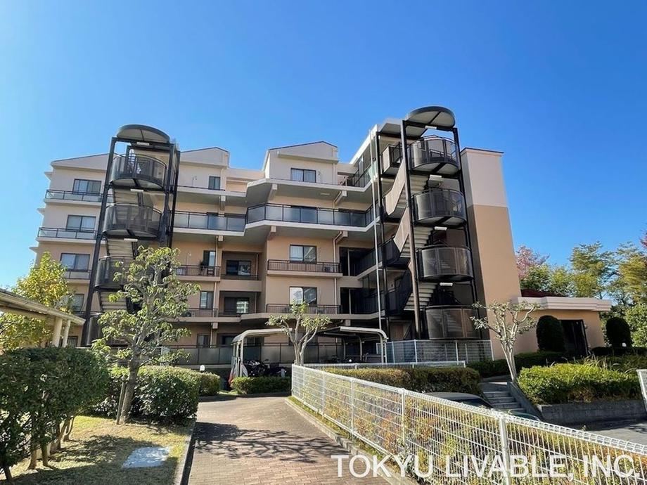3LDK apartment in Sanda, Hyogo - Photo 1