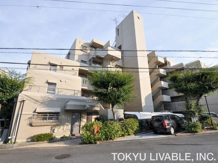 3DK apartment in Sumiyoshi Ward, Osaka - Photo 1