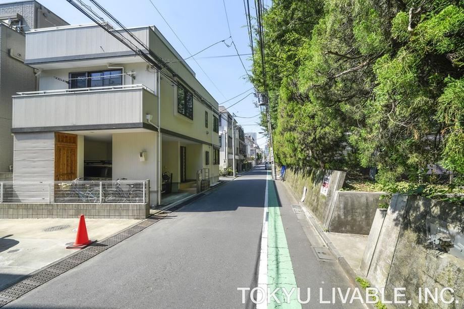 3LDK house in Shinjuku Ward, Tokyo - Photo 1