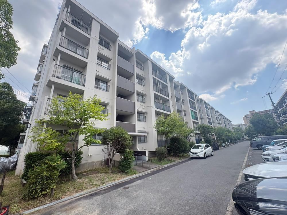 3LDK apartment in Daito, Osaka - Photo 1