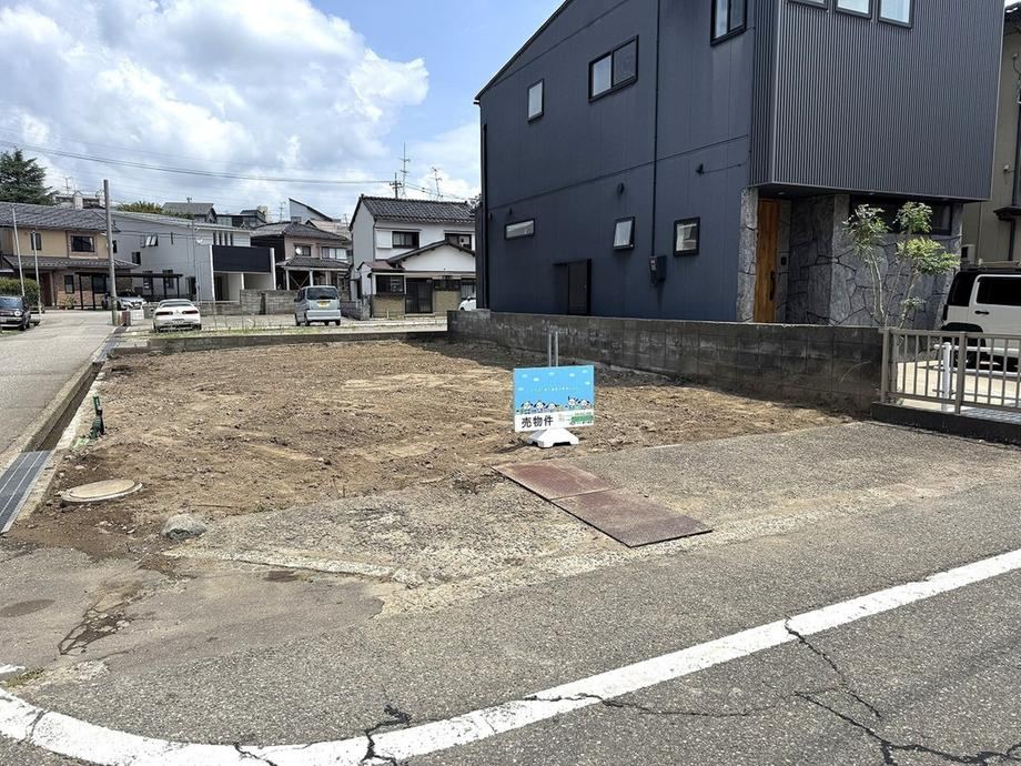 122 m² land in Kanazawa, Ishikawa - Photo 1