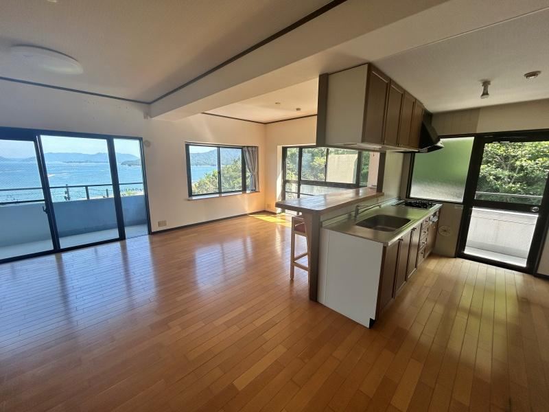2LDK apartment in Hatsukaichi, Hiroshima - Photo 1