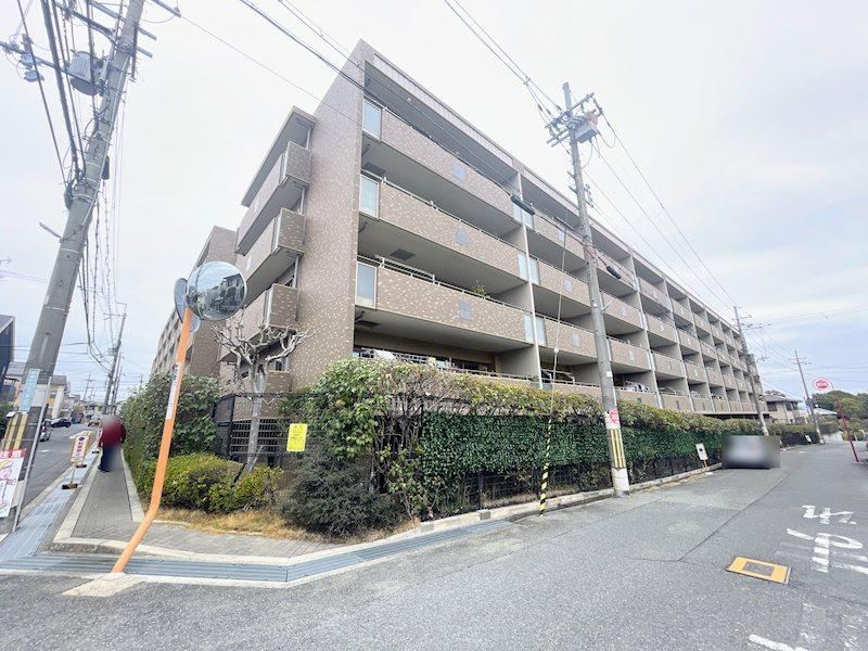 3LDK apartment in Hirakata, Osaka - Photo 1