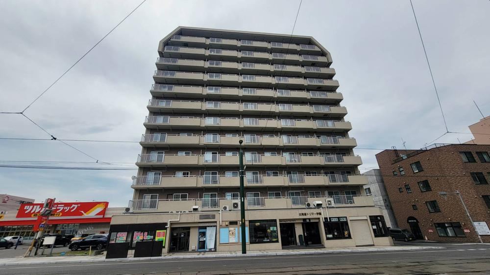 3LDK apartment in Chuo Ward, Sapporo, Hokkaido - Photo 1