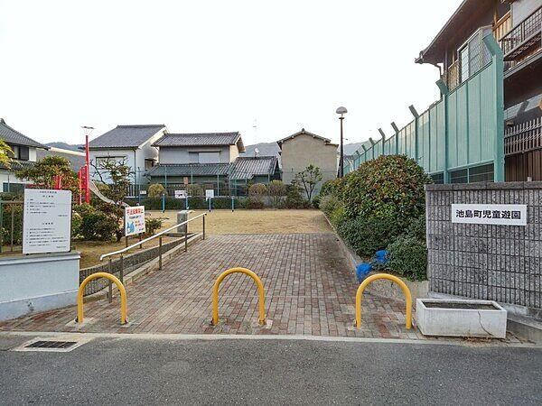 4LDK house in Higashiosaka, Osaka - Photo 1