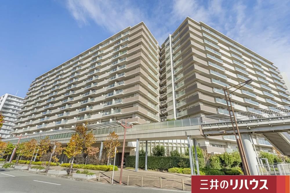 3LDK apartment in Suminoe Ward, Osaka - Photo 1