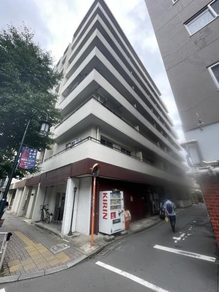 1DK apartment in Shibuya Ward, Tokyo - Photo 1