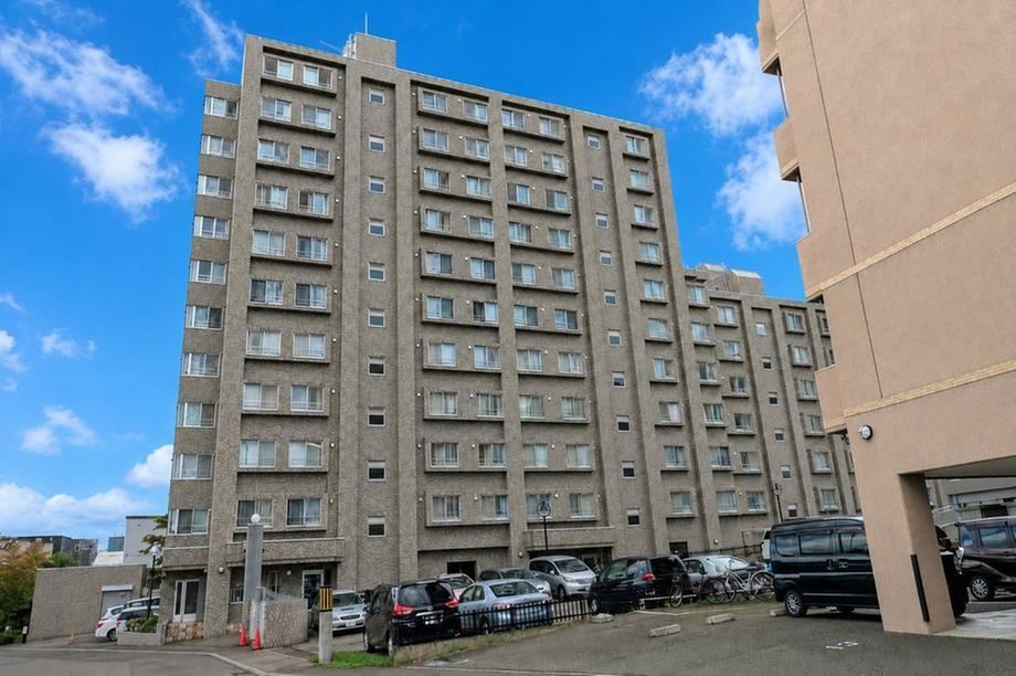 3LDK apartment in Nishi Ward, Sapporo, Hokkaido - Photo 1