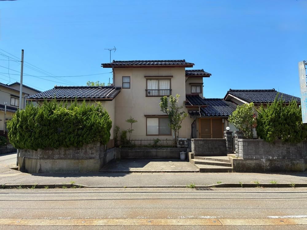 5LDK+S house in Uchinada, Kahoku District, Ishikawa - Photo 1