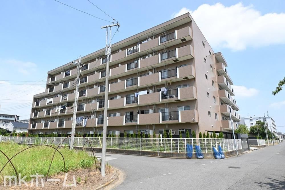 2LDK+S apartment in Matsudo, Chiba - Photo 1