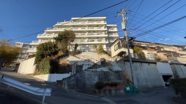 2LDK apartment in Totsuka Ward, Yokohama, Kanagawa - Photo 1