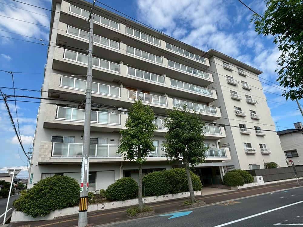 2LDK apartment in Fukuyama, Hiroshima - Photo 1
