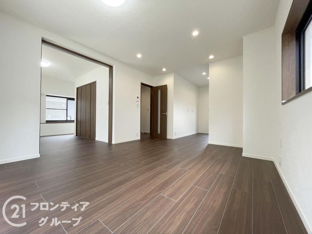 4LDK house in Kashiba, Nara - Photo 1