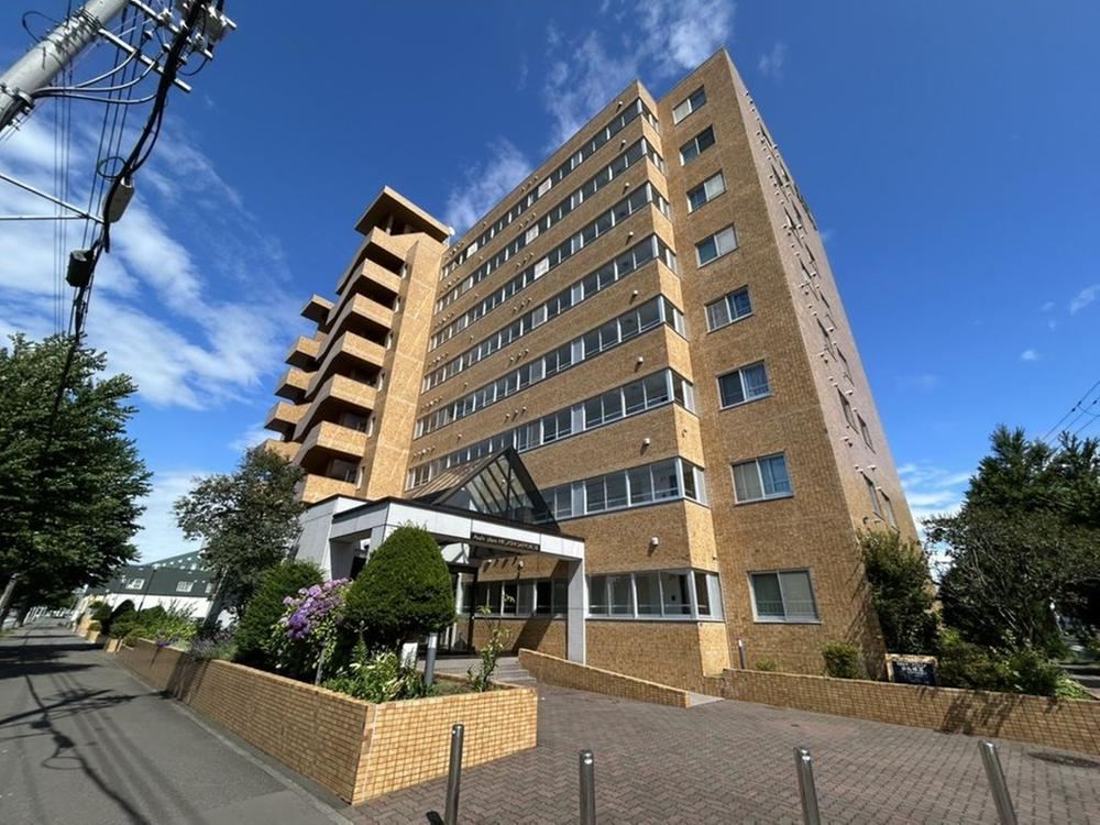 3LDK apartment in Shiroishi Ward, Sapporo, Hokkaido - Photo 1
