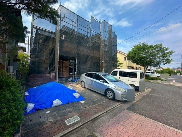 Thumbnail 3
