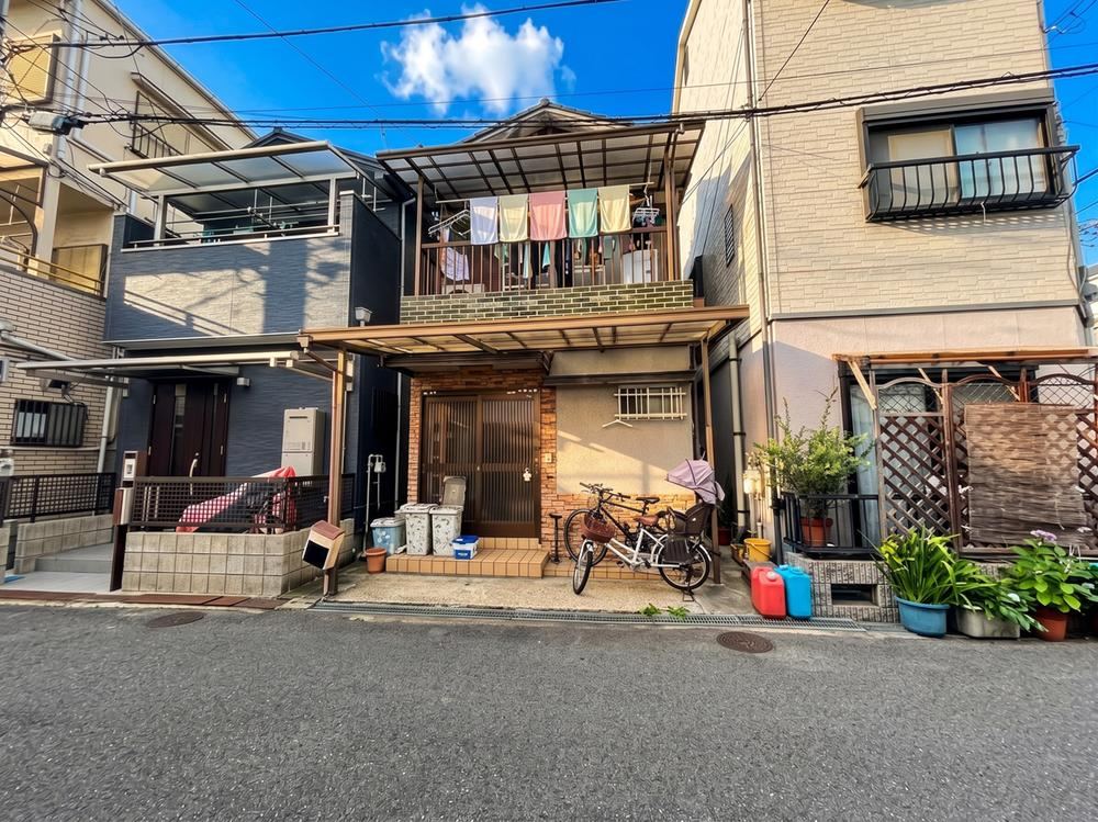 3DK house in Daito, Osaka - Photo 1