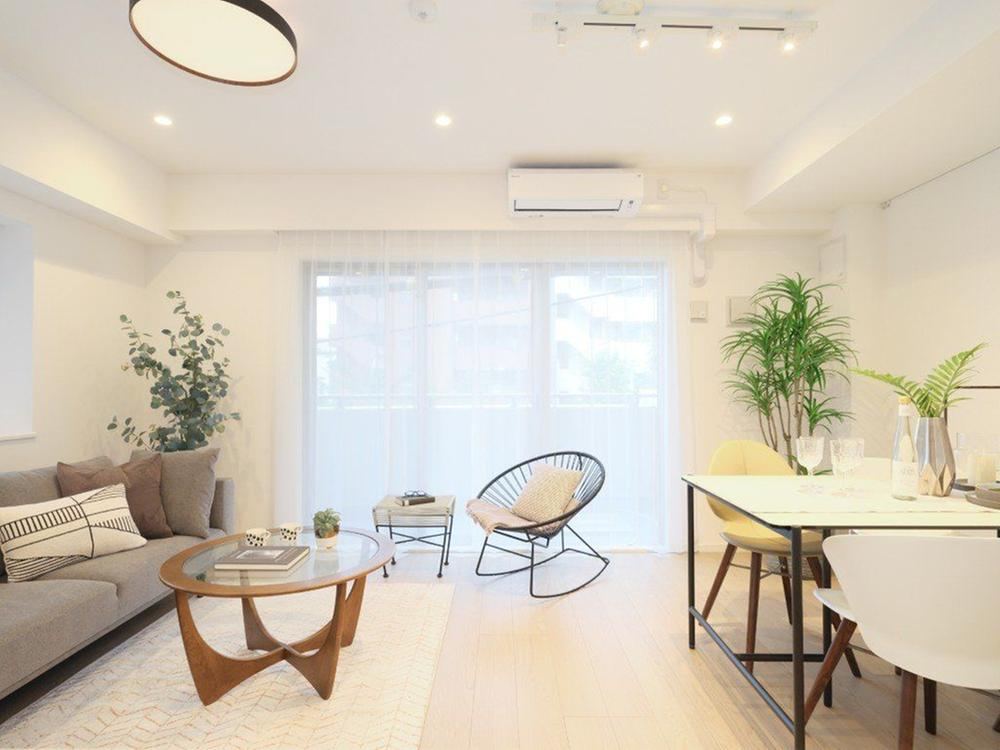 2LDK+S apartment in Nerima Ward, Tokyo - Photo 1