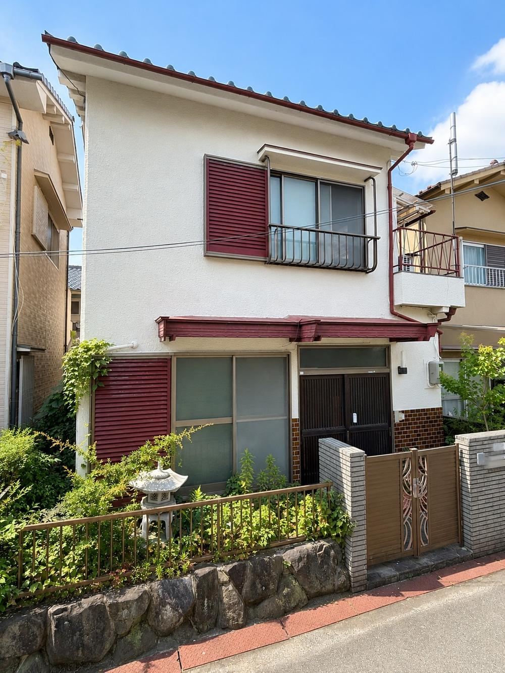 5DK house in Hirakata, Osaka - Photo 1