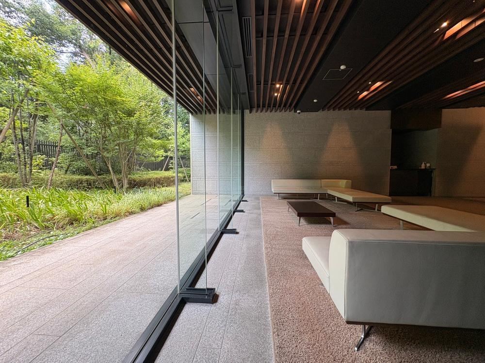 2LDK+S apartment in Kokubunji, Tokyo - Photo 1