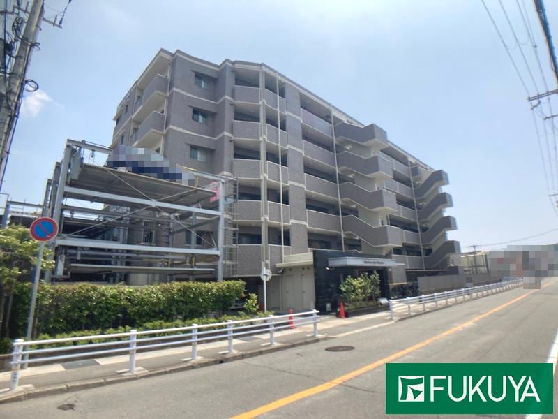 4LDK apartment in Himeji, Hyogo - Photo 1