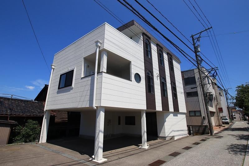 5LDK+S house in Kanazawa, Ishikawa - Photo 1