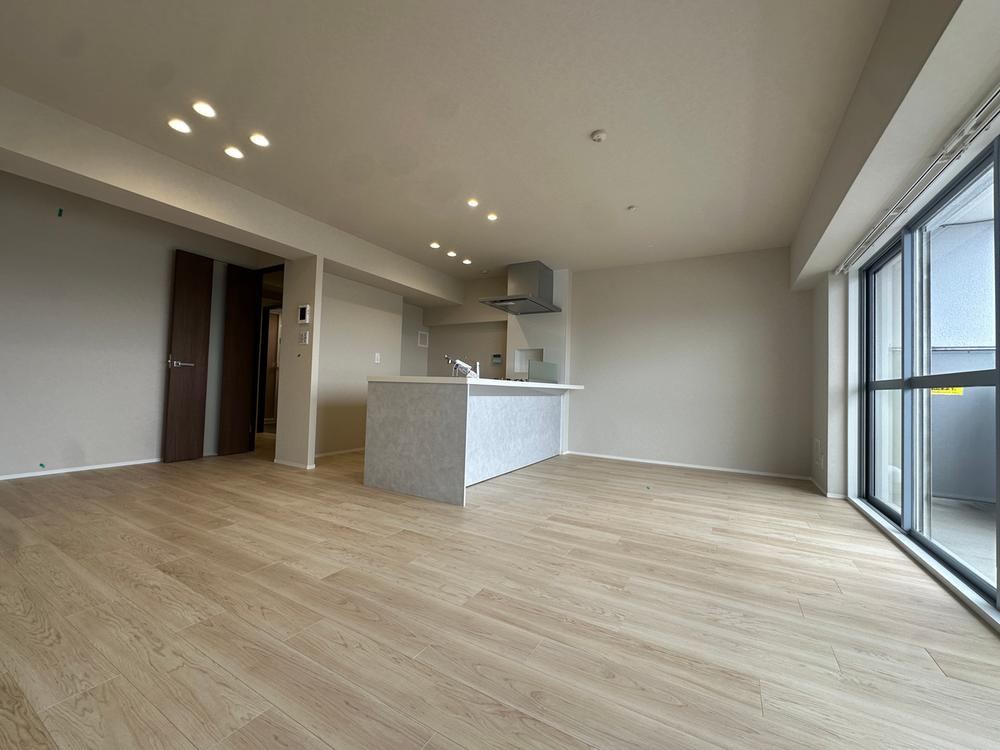3LDK+S apartment in Komae, Tokyo - Photo 1