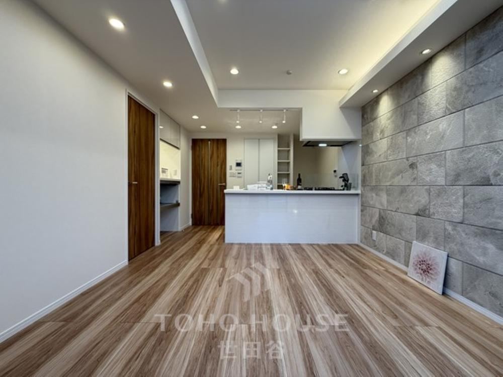 2LDK apartment in Shibuya Ward, Tokyo - Photo 1