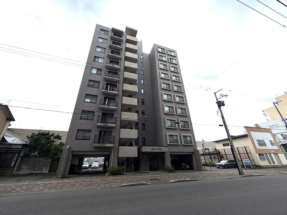 4LDK apartment in Asahikawa, Hokkaido - Photo 1