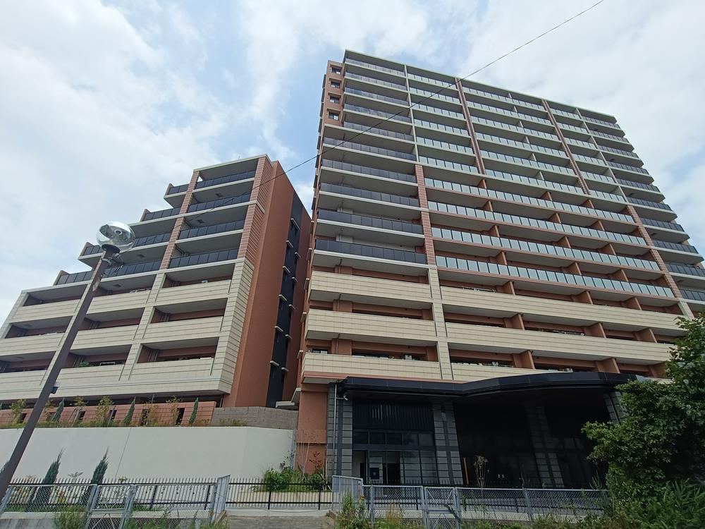 4LDK apartment in Hakata Ward, Fukuoka - Photo 1